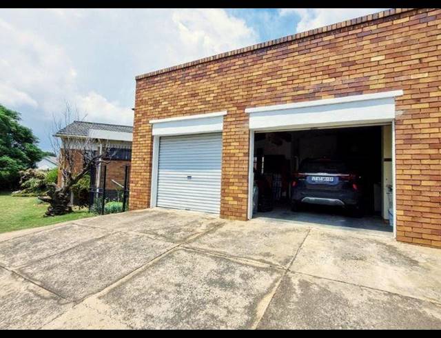 3 BEDROOM HOUSE FOR SALE IN SOUTH CREST